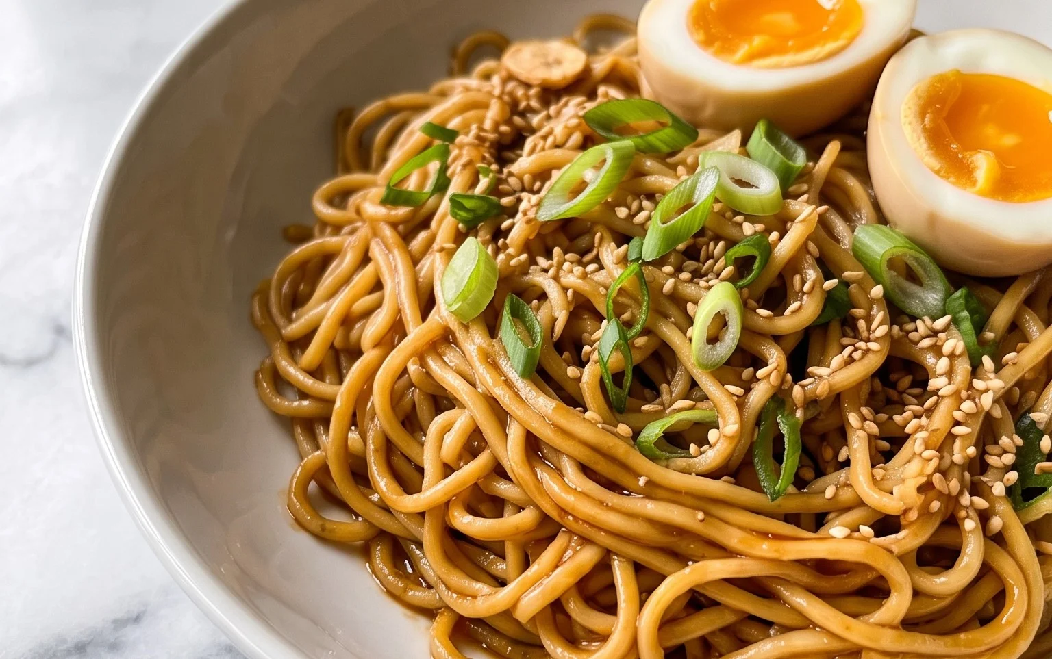 Recette facile de nouilles ramen sauceuses : plat rapide